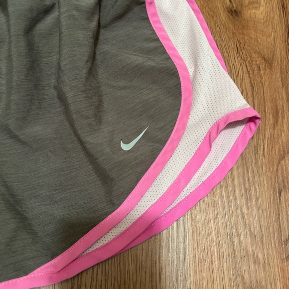 Nike shorts - Picture 3 of 5